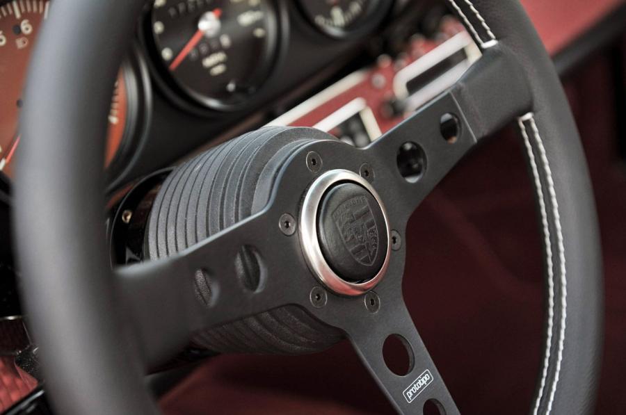  Porsche 911 Restored by Singer 1991 года  (фото 17 из 58)